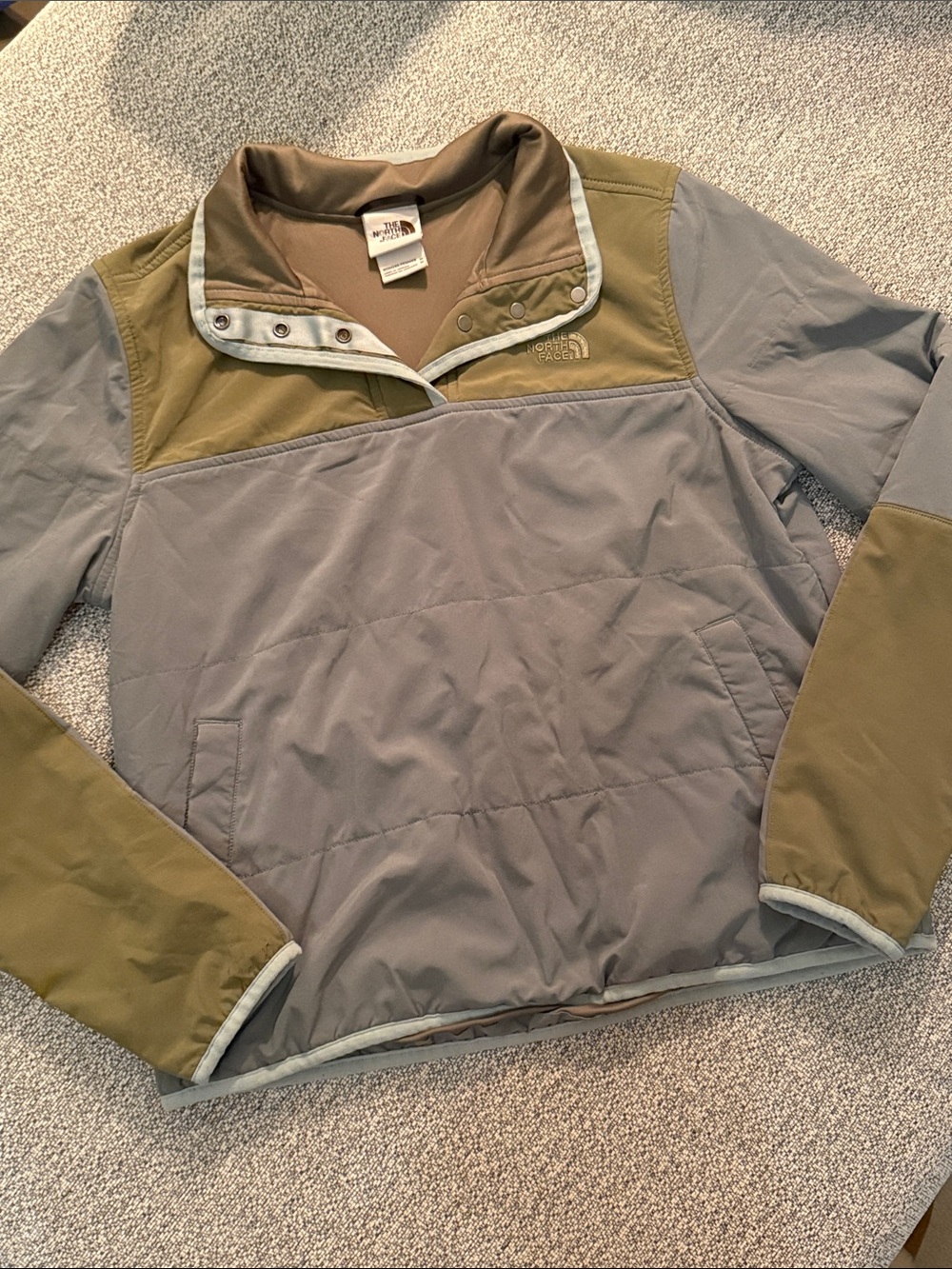 The North Face Women's Olive Green & Gray Snap Pullover